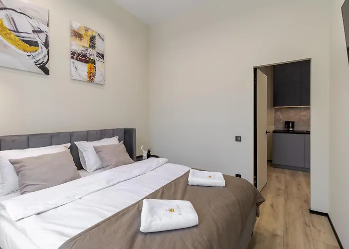 Royal With Bathtub On Rappaporta 15 Apartman Lviv