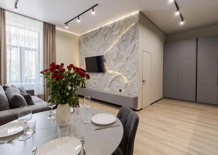 Royal With Bathtub On Rappaporta 15 Lviv