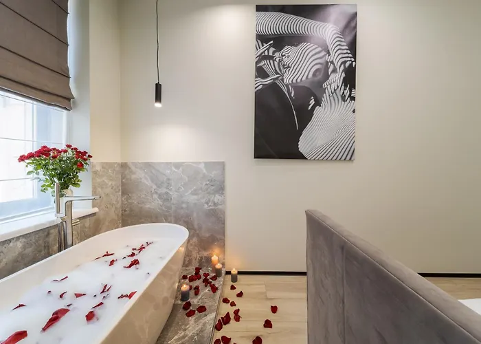 Royal With Bathtub On Rappaporta 15 Apartman Lviv