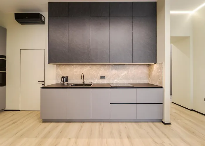 Royal With Bathtub On Rappaporta 15 Lviv