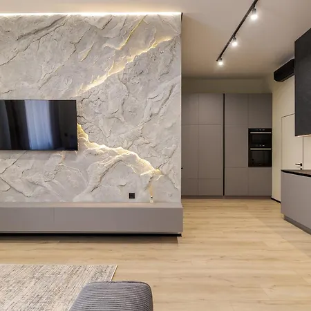 Royal With Bathtub On Rappaporta 15 Апартаменти Львів