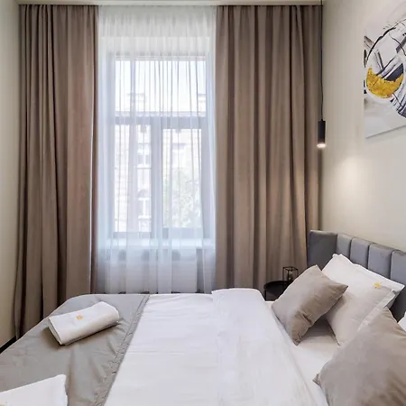 Royal With Bathtub On Rappaporta 15 * Lvov