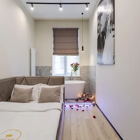 Royal With Bathtub On Rappaporta 15 *