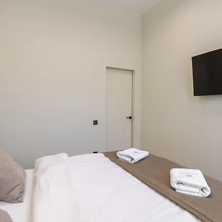 Royal With Bathtub On Rappaporta 15 * Lvov