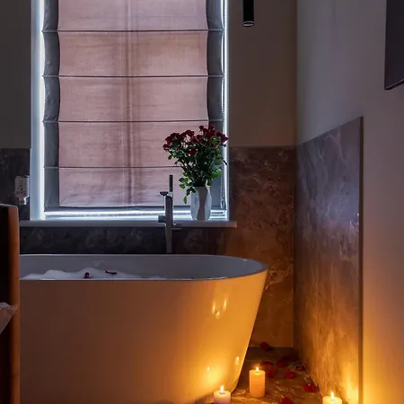 Royal With Bathtub On Rappaporta 15 Апартаменти