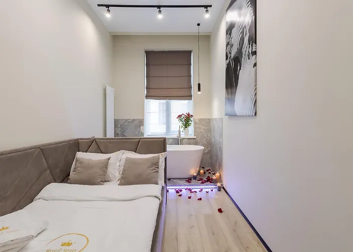 Royal With Bathtub On Rappaporta 15 *