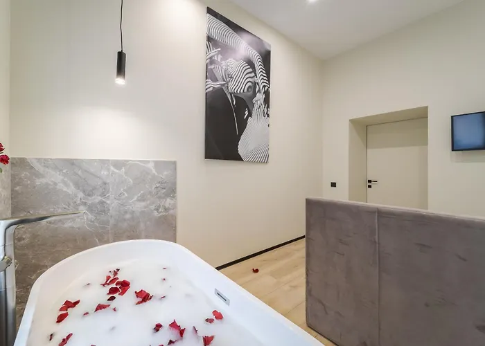 Apartment Royal With Bathtub On Rappaporta 15 Lviv