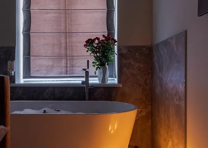 Royal With Bathtub On Rappaporta 15 דירה