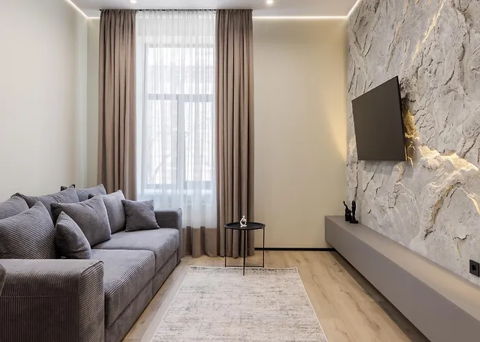 Royal With Bathtub On Rappaporta 15 利沃夫